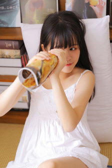 莫妮卡贝普奇